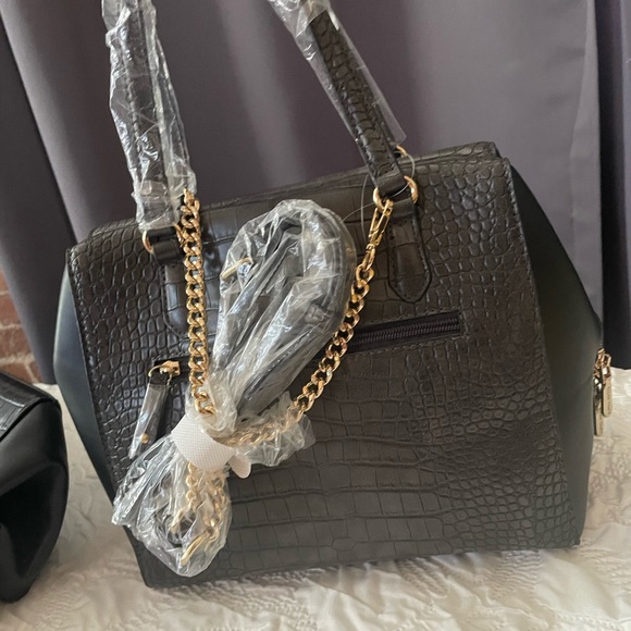 Ellen Tracy Black Crocodile Satchel with Gold Chain - Picture 1 of 4